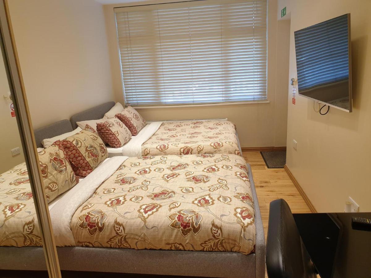 London Luxury Apartments 1Min Walk From Underground, With Free Parking Free Wifi Exterior foto